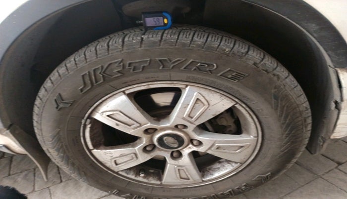 2012 Mahindra XUV500 W8, Diesel, Manual, 1,20,852 km, tyre