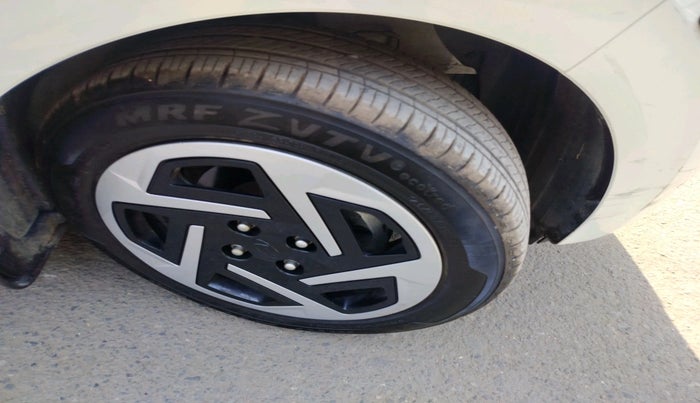 2023 Hyundai AURA S 1.2, Petrol, Manual, 7,010 km, tyre