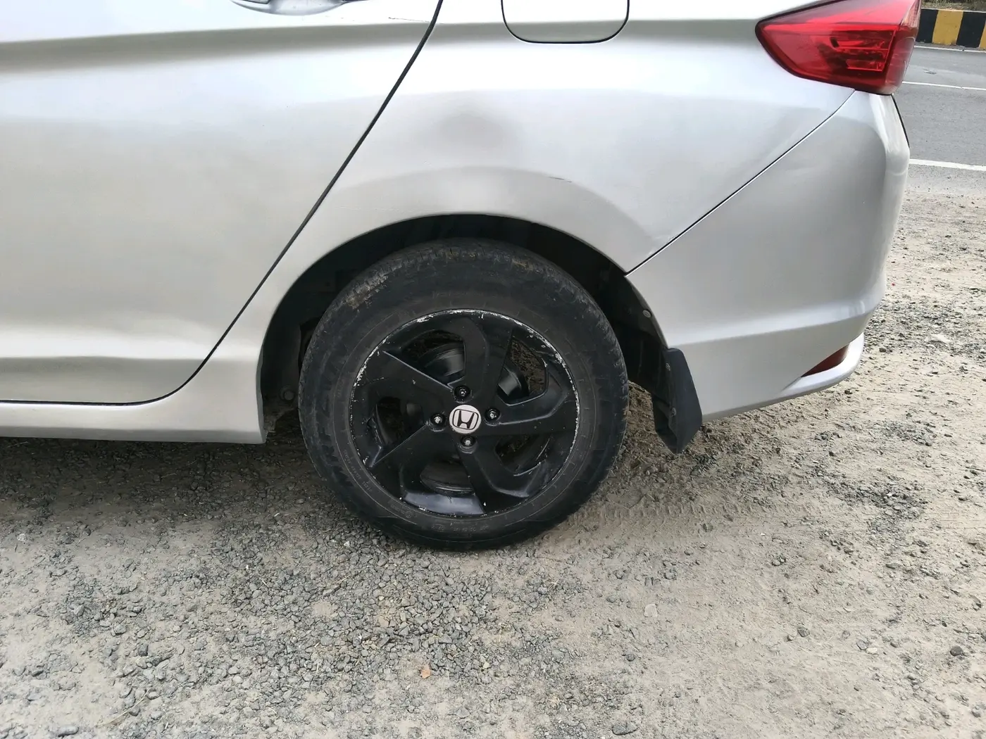 2015 Honda City 1.5L I-DTEC V, Diesel, Manual, 1,15,066 km, tyre