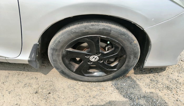 2015 Honda City 1.5L I-DTEC V, Diesel, Manual, 1,15,066 km, tyre