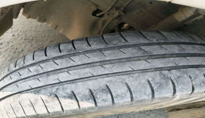 2014 Maruti Swift Dzire VDI, Diesel, Manual, 1,29,191 km, tyre