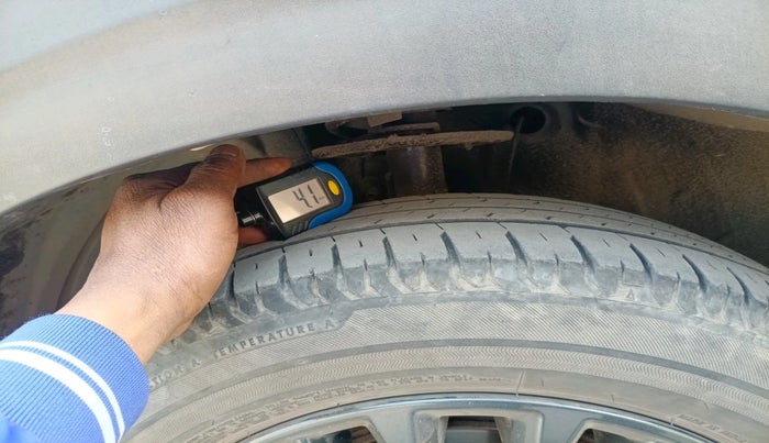 2021 Maruti XL6 ZETA MT, Petrol, Manual, 40,800 km, tyre