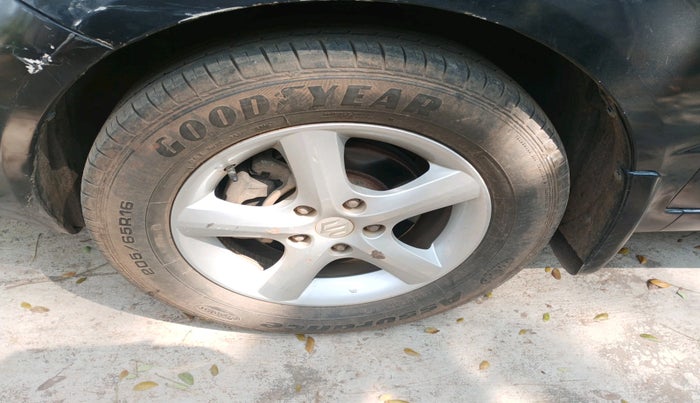 2009 Maruti SX4 ZXI, Petrol, Manual, 67,473 km, tyre