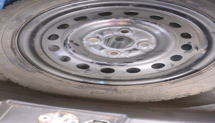 2014 Maruti Wagon R 1.0 VXI, Petrol, Manual, 80,000 km, tyre