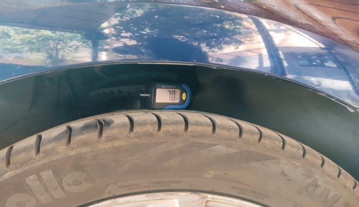 2012 Volkswagen Vento HIGHLINE DIESEL 1.6, Diesel, Manual, 1,13,442 km, tyre