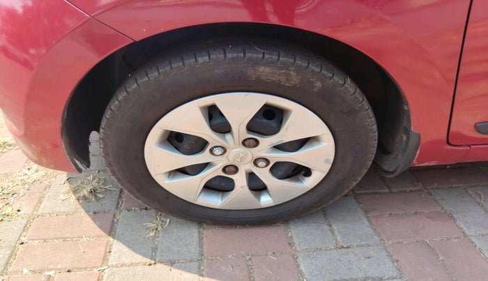 2014 Hyundai Xcent BASE 1.2, Petrol, Manual, 92,969 km, tyre