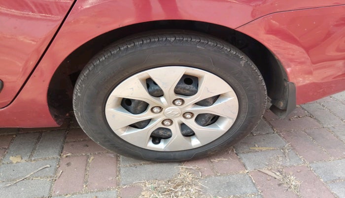 2014 Hyundai Xcent BASE 1.2, Petrol, Manual, 92,969 km, tyre