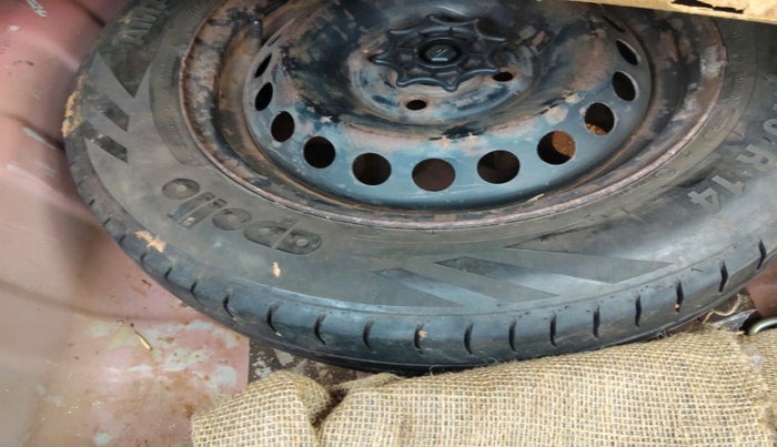 2014 Hyundai Xcent BASE 1.2, Petrol, Manual, 92,969 km, tyre