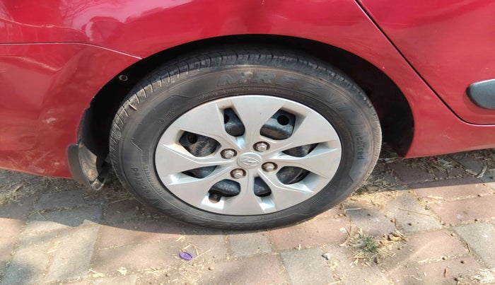 2014 Hyundai Xcent BASE 1.2, Petrol, Manual, 92,969 km, tyre