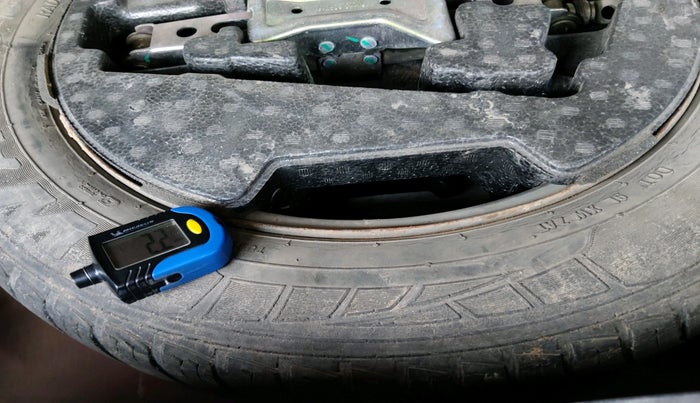 2017 Maruti Vitara Brezza LDI (O), Diesel, Manual, 1,07,706 km, tyre