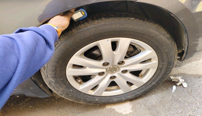 2016 Maruti Ertiga ZDI + SHVS, Diesel, Manual, 97,639 km, tyre