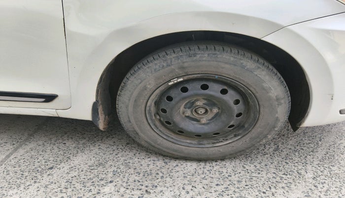 2018 Maruti Dzire VXI, Petrol, Manual, 43,927 km, tyre