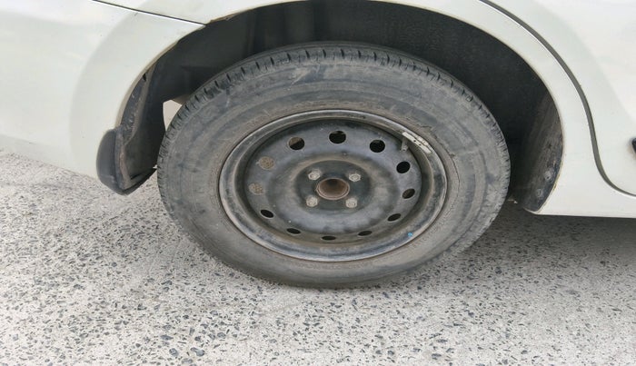 2018 Maruti Dzire VXI, Petrol, Manual, 43,927 km, tyre