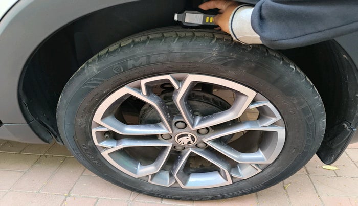 2021 Skoda KUSHAQ STYLE 1.0L TSI AT, Petrol, Automatic, 34,414 km, tyre