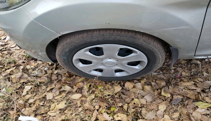 2011 Ford Fiesta STYLE PETROL MT, Petrol, Manual, 75,561 km, tyre