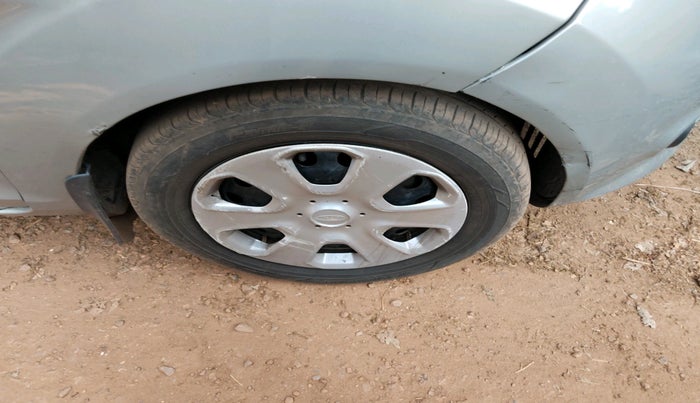 2011 Ford Fiesta STYLE PETROL MT, Petrol, Manual, 75,561 km, tyre