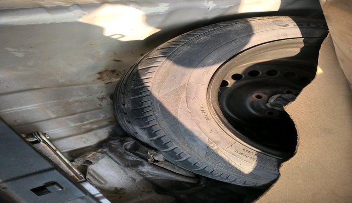 2011 Honda City 1.5L I-VTEC S MT, Petrol, Manual, 1,31,704 km, tyre