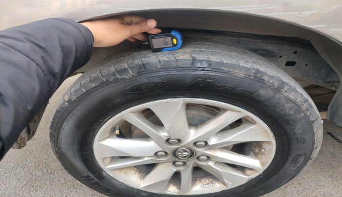 2016 Toyota Innova Crysta 2.4 GX 8 STR, Diesel, Manual, 92,354 km, tyre