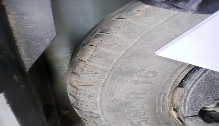 2016 Maruti Vitara Brezza ZDI PLUS, Diesel, Manual, 1,01,430 km, tyre