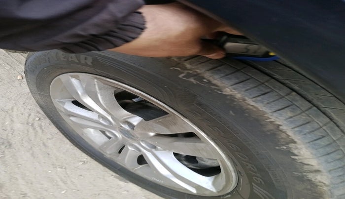 2016 Maruti Vitara Brezza ZDI PLUS, Diesel, Manual, 1,01,430 km, tyre