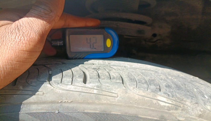 2012 Maruti Swift Dzire VDI, Diesel, Manual, 93,843 km, tyre