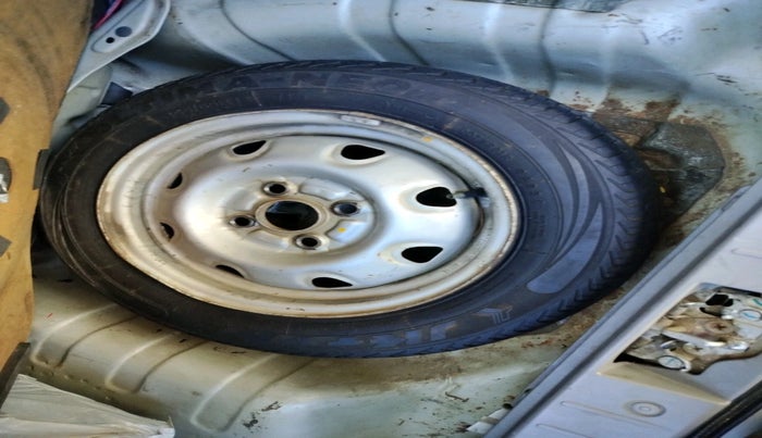 2011 Maruti Alto K10 LXI, Petrol, Manual, 50,609 km, tyre