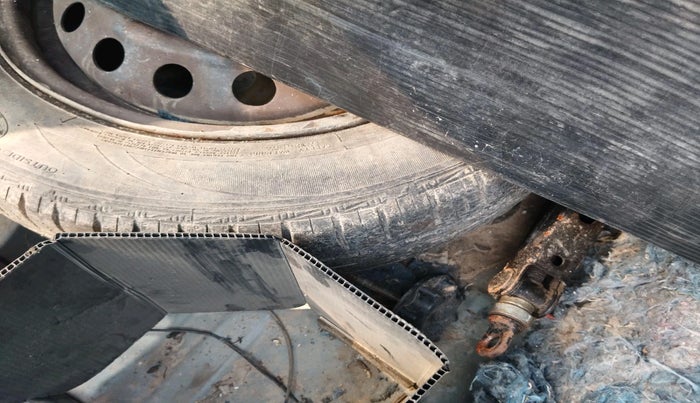 2011 Toyota Etios GD, Diesel, Manual, 1,49,185 km, tyre