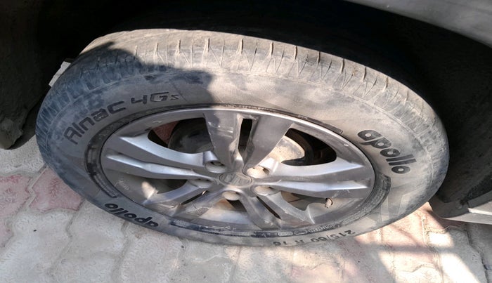 2016 Maruti Vitara Brezza ZDI, Diesel, Manual, 81,398 km, tyre