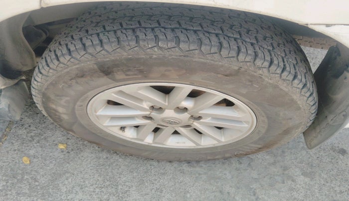 2014 Toyota Fortuner 3.0 4X2 MT, Diesel, Manual, 2,99,774 km, tyre