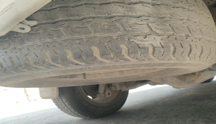 2014 Toyota Fortuner 3.0 4X2 MT, Diesel, Manual, 2,99,774 km, tyre