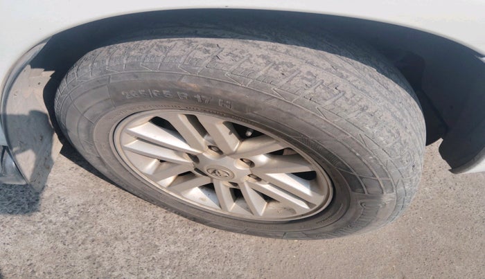 2014 Toyota Fortuner 3.0 4X2 MT, Diesel, Manual, 2,99,774 km, tyre