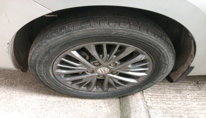 2021 Maruti Ertiga VXI CNG, Petrol, Manual, 90,917 km, tyre