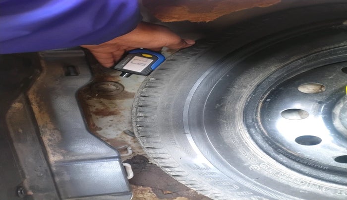 2018 Maruti Dzire ZDI, Diesel, Manual, 52,939 km, tyre