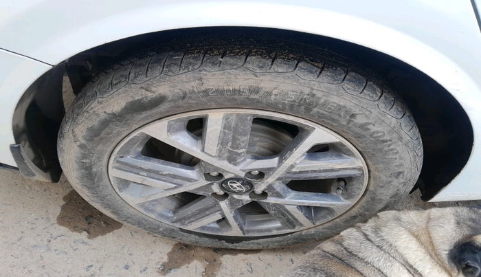 2023 Hyundai Verna SX 1.5 l MPI, Petrol, Manual, 12,544 km, tyre