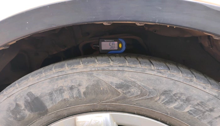 2013 Mahindra Xylo D2, Diesel, Manual, 1,63,291 km, tyre