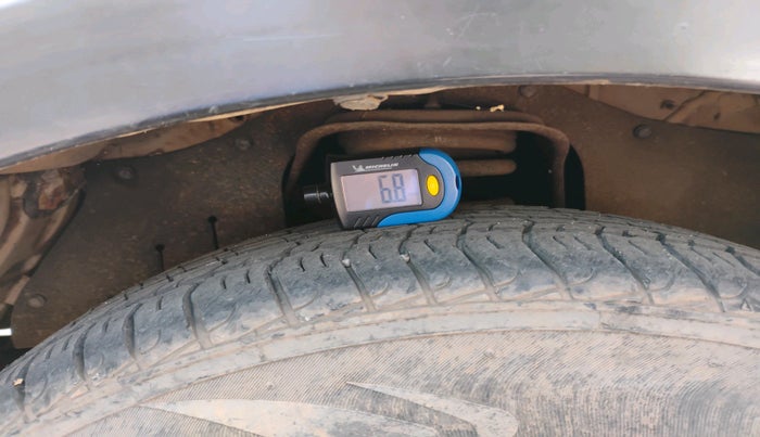 2013 Mahindra Xylo D2, Diesel, Manual, 1,63,291 km, tyre