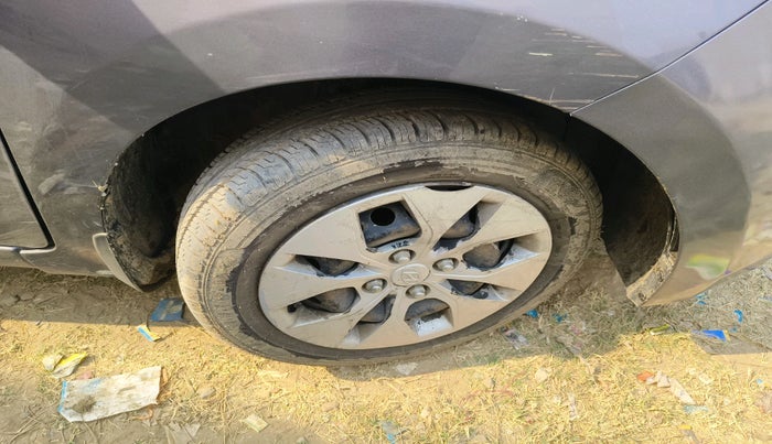 2018 Hyundai Xcent S 1.2, Petrol, Manual, 29,000 km, tyre