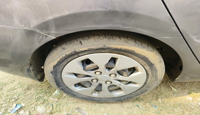 2018 Hyundai Xcent S 1.2, Petrol, Manual, 29,000 km, tyre