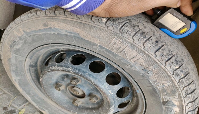 2016 Maruti Alto 800 LXI, Petrol, Manual, 1,07,716 km, tyre