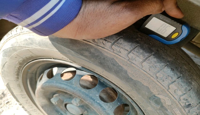 2016 Maruti Alto 800 LXI, Petrol, Manual, 1,07,716 km, tyre