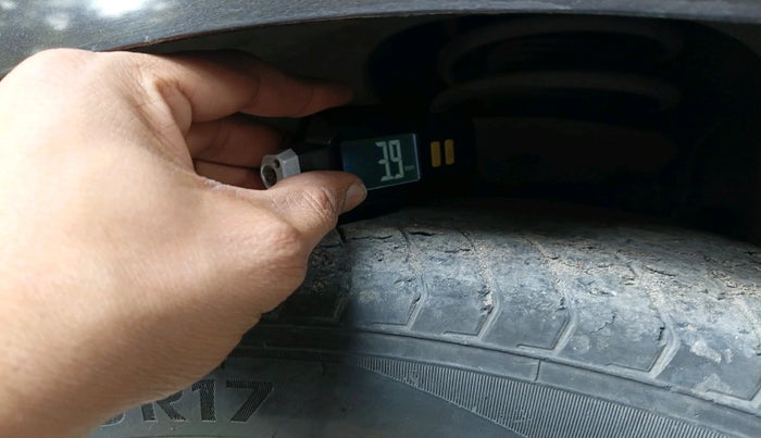 2018 Skoda Superb STYLE 1.8 TSI AT, Petrol, Automatic, 82,371 km, tyre