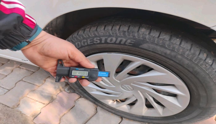 2020 Maruti Ertiga VXI CNG, Petrol, Manual, 2,22,395 km, tyre