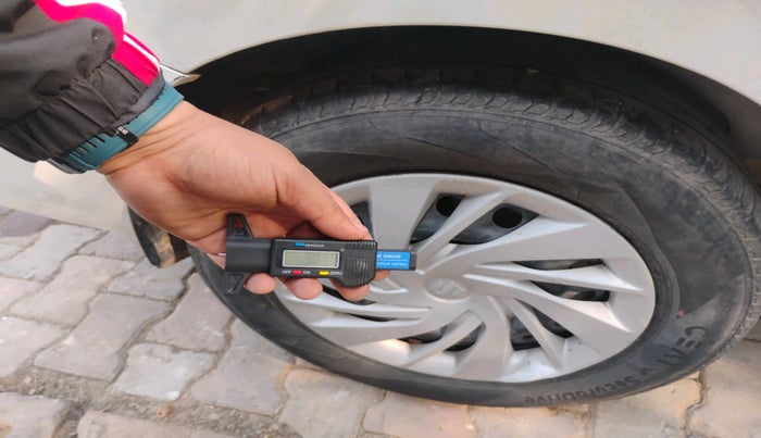 2020 Maruti Ertiga VXI CNG, Petrol, Manual, 2,22,395 km, tyre