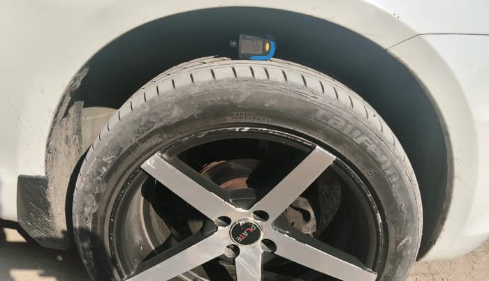 2015 Maruti Swift VDI, Diesel, Manual, 1,31,000 km, tyre