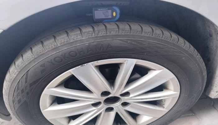 2016 Volkswagen Vento HIGHLINE PETROL AT, Petrol, Automatic, 99,789 km, tyre