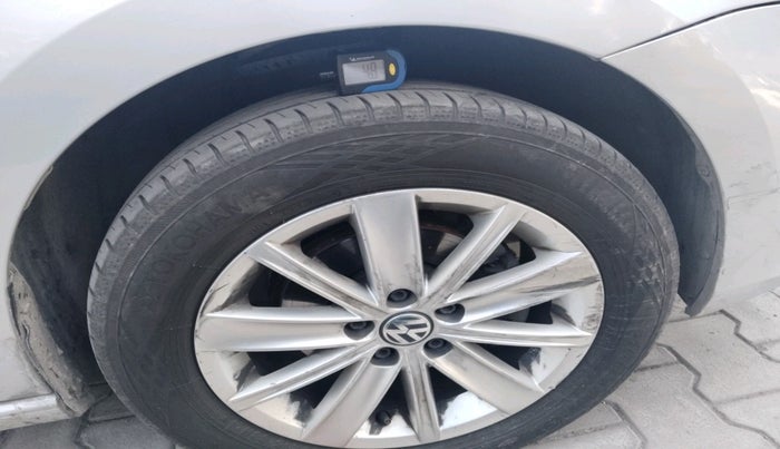 2016 Volkswagen Vento HIGHLINE PETROL AT, Petrol, Automatic, 99,789 km, tyre