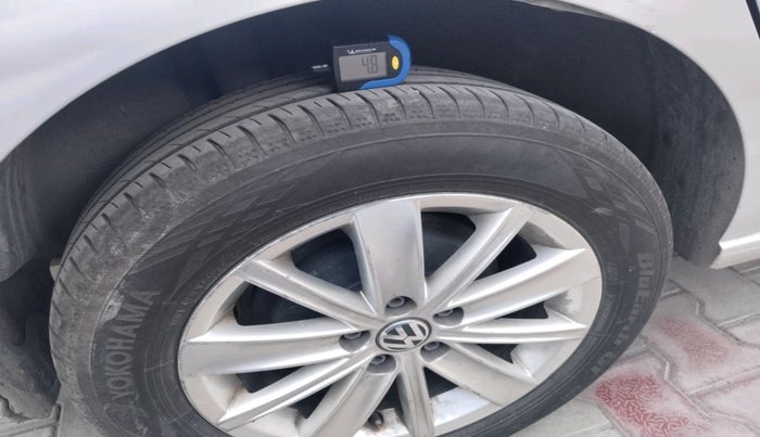 2016 Volkswagen Vento HIGHLINE PETROL AT, Petrol, Automatic, 99,789 km, tyre