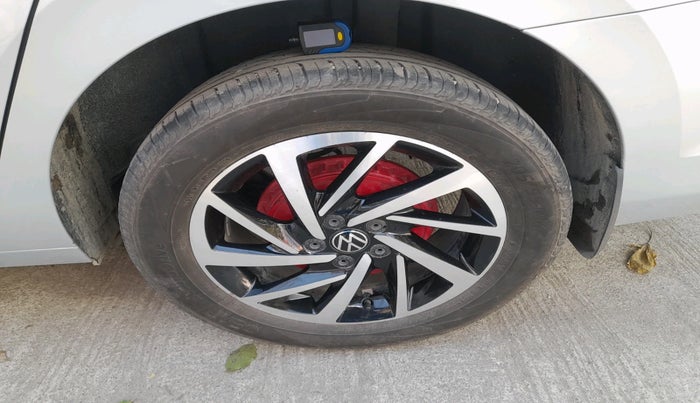 2024 Volkswagen VIRTUS TOPLINE TSI 1.0 MT, Petrol, Manual, 14,430 km, tyre