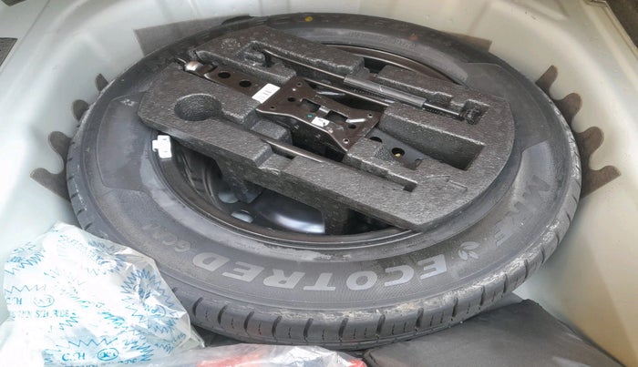 2024 Volkswagen VIRTUS TOPLINE TSI 1.0 MT, Petrol, Manual, 14,430 km, tyre