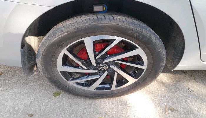 2024 Volkswagen VIRTUS TOPLINE TSI 1.0 MT, Petrol, Manual, 14,430 km, tyre